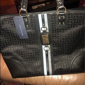 NWT Tommy Hilfiger purse, large